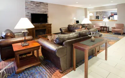 Photo 4 - Baymont by Wyndham Auburn