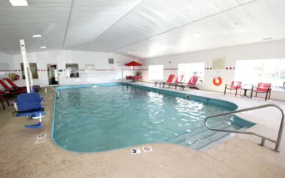 Photo 2 - Hampton Inn Sandusky-Central