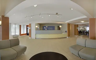Photo 3 - Holiday Inn Express Romulus / Detroit Airport by IHG