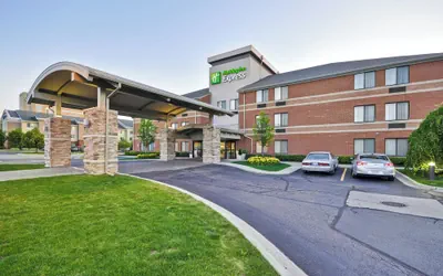 Photo 2 - Holiday Inn Express Romulus / Detroit Airport by IHG
