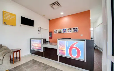 Photo 3 - Motel 6 Jennings, LA