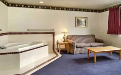 Photo 3 - Super 8 by Wyndham Morgantown