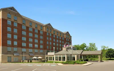 Photo 2 - Hilton Garden Inn Cleveland Airport