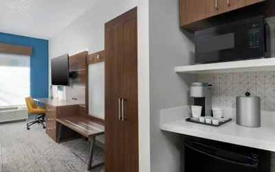 Photo 3 - Holiday Inn Express Hotel & Suites Bentonville by IHG