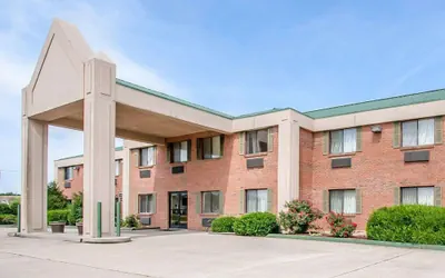 Photo 2 - Econo Lodge Dexter