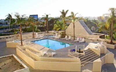 Photo 2 - LA Crystal Hotel - Los Angeles Area