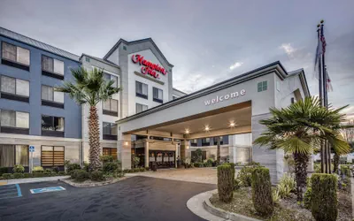 Photo 2 - Hampton Inn San Francisco Airport