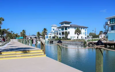 Photo 2 - The Bay Inn at Lani Kai
