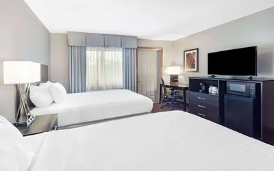Photo 2 - Baymont by Wyndham Brooklyn Center