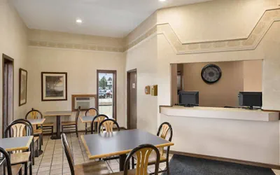 Photo 3 - Super 8 by Wyndham Carbondale