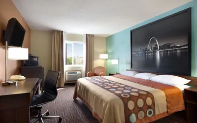 Photo 4 - Super 8 by Wyndham Fairview Heights-St. Louis