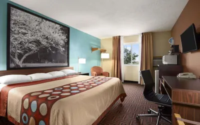 Photo 4 - Super 8 by Wyndham Marion
