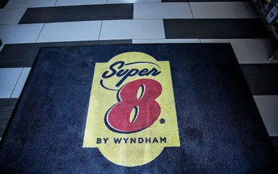 Photo 4 - Super 8 by Wyndham Holbrook