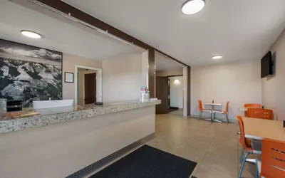 Photo 3 - SureStay Hotel by Best Western Williams - Grand Canyon