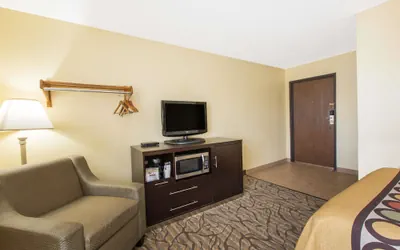 Photo 5 - Super 8 by Wyndham Nampa