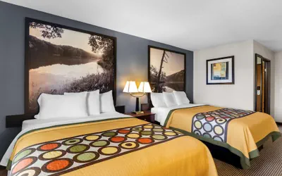 Photo 5 - Super 8 by Wyndham Bloomington University Area