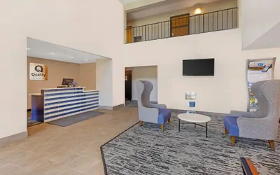 Photo 3 - Quality Inn Chesterton near Indiana Dunes National Park I-94