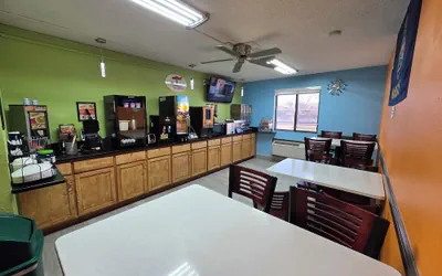 Photo 2 - Super 8 by Wyndham Emporia