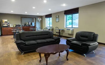 Photo 3 - Super 8 by Wyndham Cromwell/Middletown
