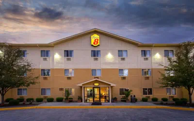 Photo 2 - Super 8 by Wyndham Cromwell/Middletown
