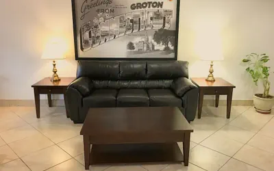 Photo 5 - Super 8 by Wyndham Groton