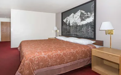Photo 5 - Super 8 by Wyndham Fruita