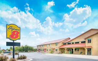 Photo 2 - Super 8 by Wyndham Buena Vista