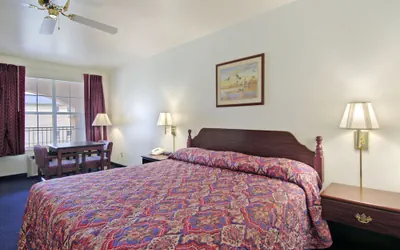 Photo 2 - Quality Inn & Suites Greenville