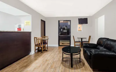 Photo 3 - Super 8 by Wyndham Augusta/Ft Eisenhower Area
