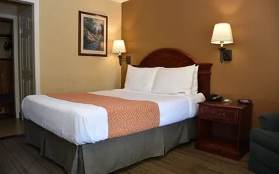 Photo 5 - Dynasty Suites Redlands
