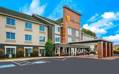 Photo 2 - La Quinta Inn & Suites by Wyndham Cookeville