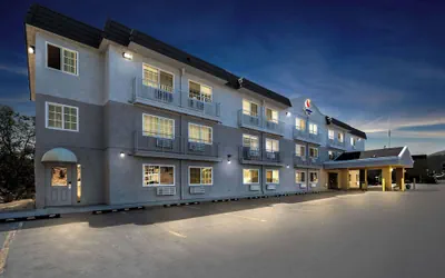 Photo 2 - Comfort Inn Yreka I-5
