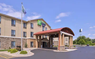 Photo 2 - Holiday Inn Express & Suites Topeka West I-70 Wanamaker by IHG