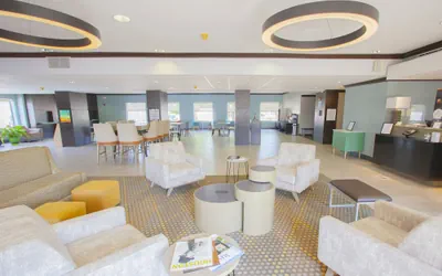 Photo 4 - Holiday Inn & Suites Spring- The Woodlands Area by IHG