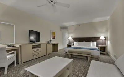 Photo 4 - El Conquistador Resort