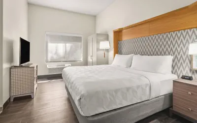 Photo 2 - Holiday Inn & Suites Bothell by IHG