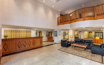 Photo 4 - La Quinta Inn & Suites by Wyndham Garden City