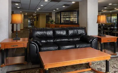 Photo 3 - La Quinta Inn & Suites by Wyndham Garden City