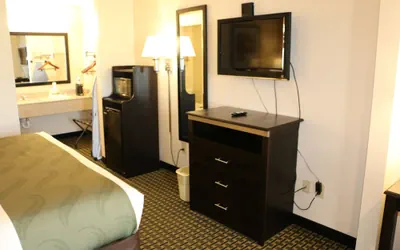 Photo 5 - Highland Inn
