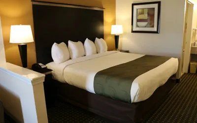 Photo 3 - Highland Inn