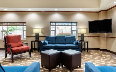 Photo 4 - Comfort Suites Jacksonville Airport