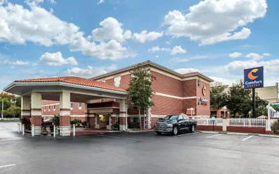 Photo 2 - Comfort Suites Jacksonville Airport