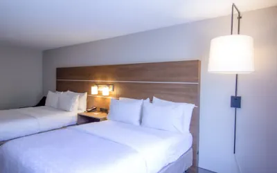 Photo 4 - Holiday Inn Express & Suites Lincoln East - White Mountains by IHG