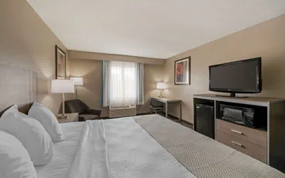 Photo 5 - Best Western Edinburgh/Columbus