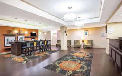 Photo 2 - Baymont by Wyndham Saraland