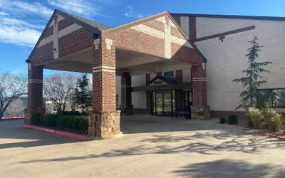 Photo 2 - SureStay Plus Hotel by Best Western Edmond
