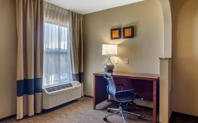 Photo 5 - Comfort Inn & Suites LaGrange East