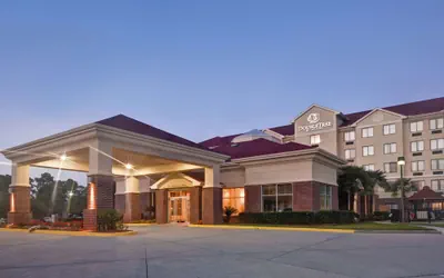 Photo 2 - Doubletree by Hilton Hattiesburg, MS