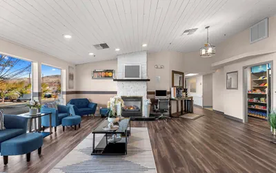 Photo 2 - Clarion Pointe Wenatchee