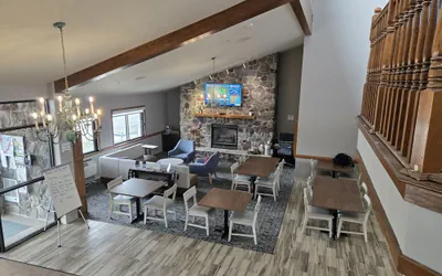 Photo 4 - AmericInn by Wyndham Sturgeon Bay